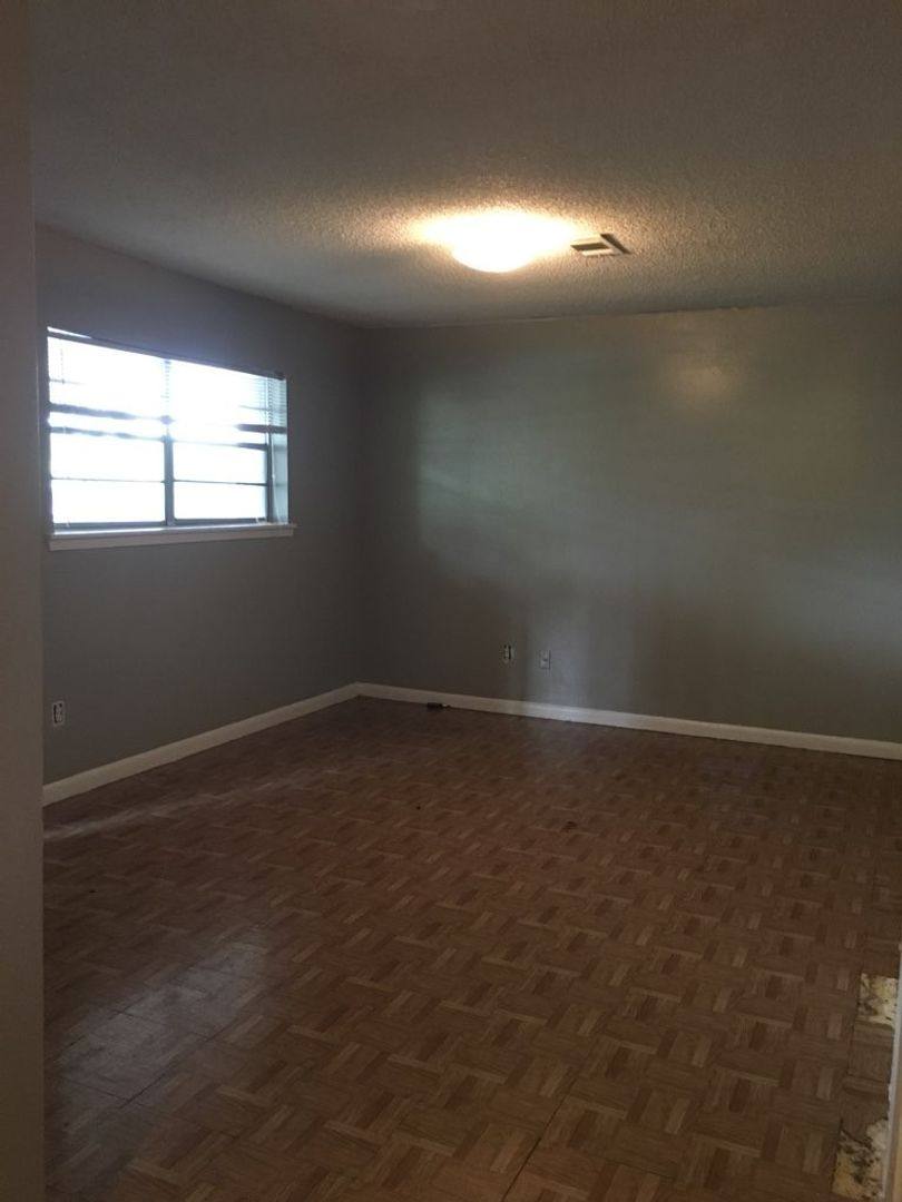 Apartment for rent at 1726 Switzer, Houston, TX 77029