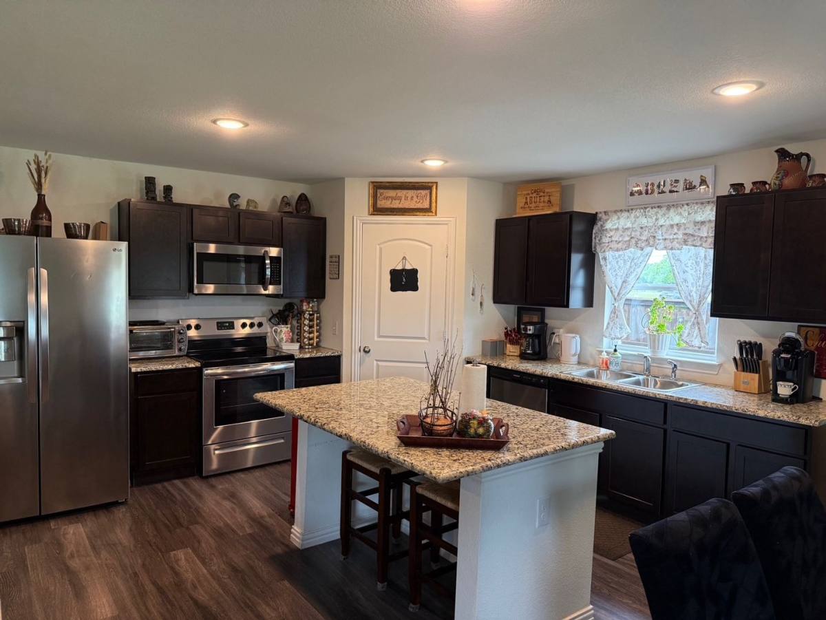 House for rent at 100 N Creek Dr, Sherman, TX 75092