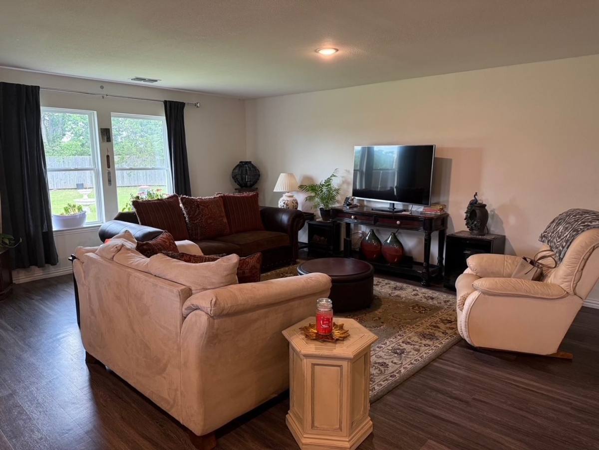 House for rent at 100 N Creek Dr, Sherman, TX 75092
