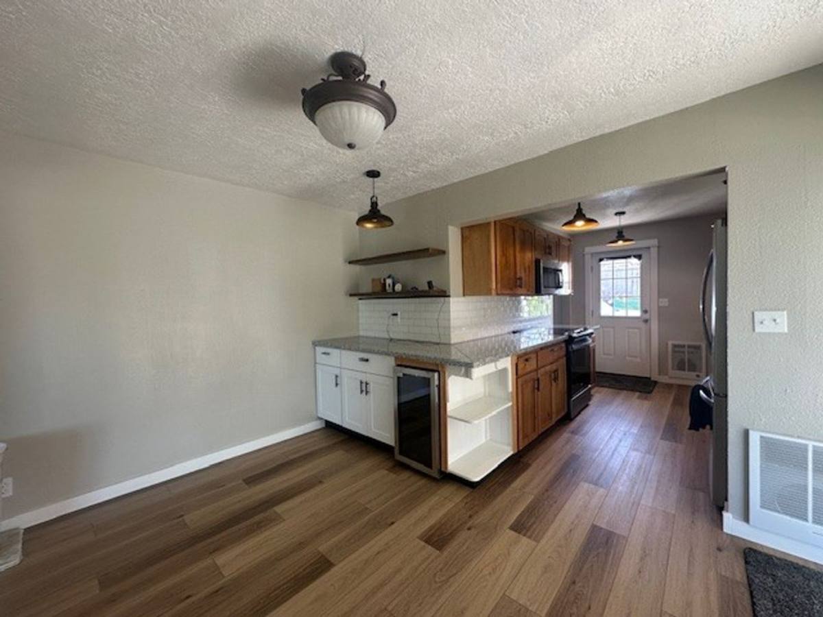 House for rent at 245 NE 7th St, Madras, OR 97741