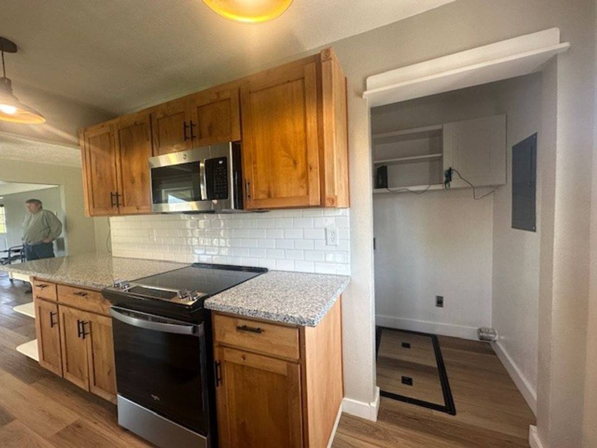 House for rent at 245 NE 7th St, Madras, OR 97741