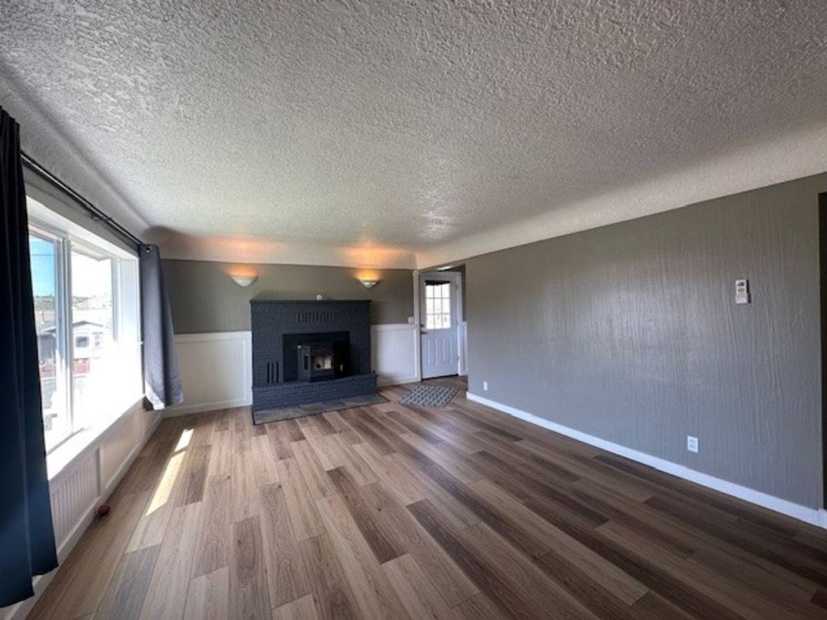 House for rent at 245 NE 7th St, Madras, OR 97741
