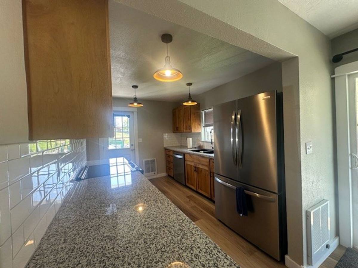 House for rent at 245 NE 7th St, Madras, OR 97741