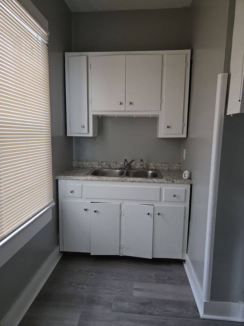 Apartment for rent at 2200 E 5th St, Dayton, OH 45403