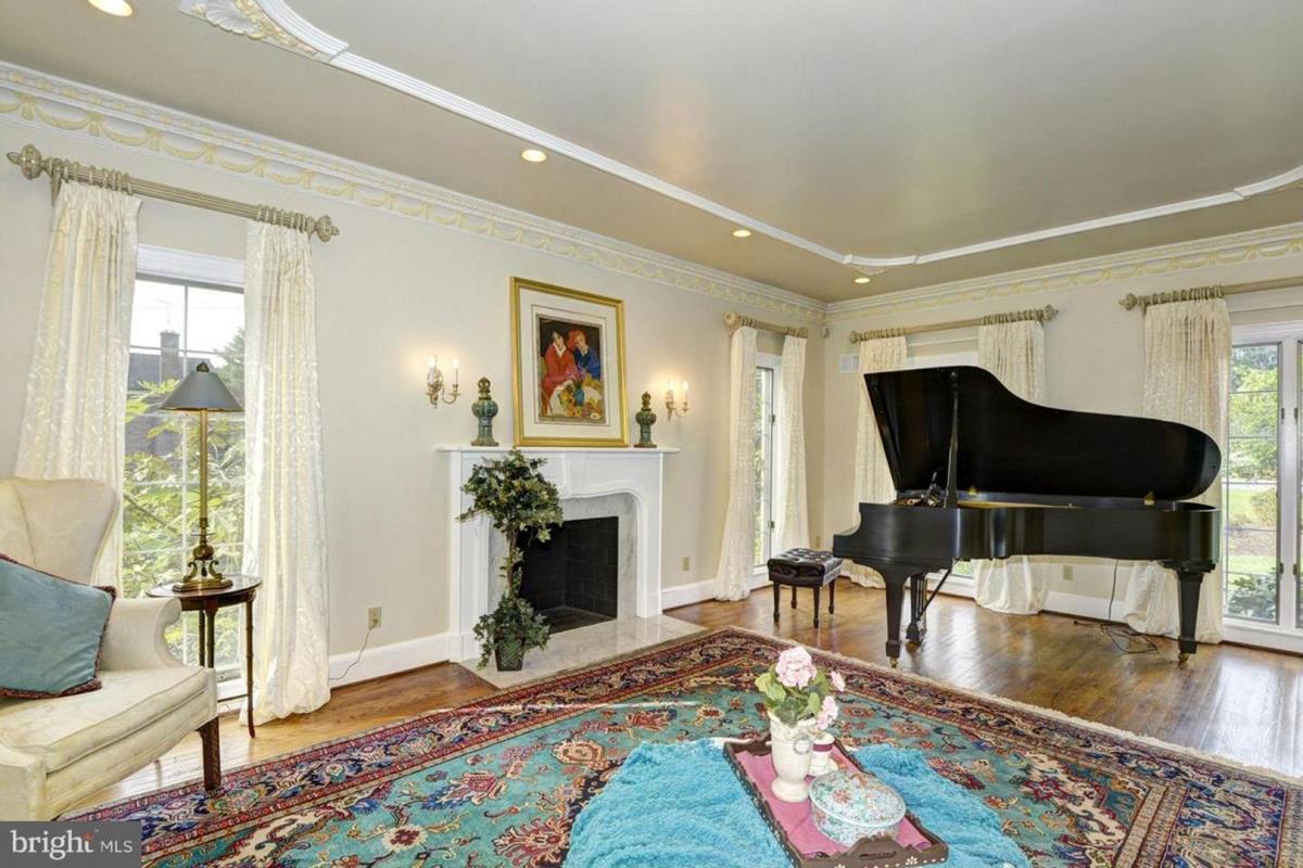 House for rent at 12009 Piney Meetinghouse Rd, Gaithersburg, MD 20878