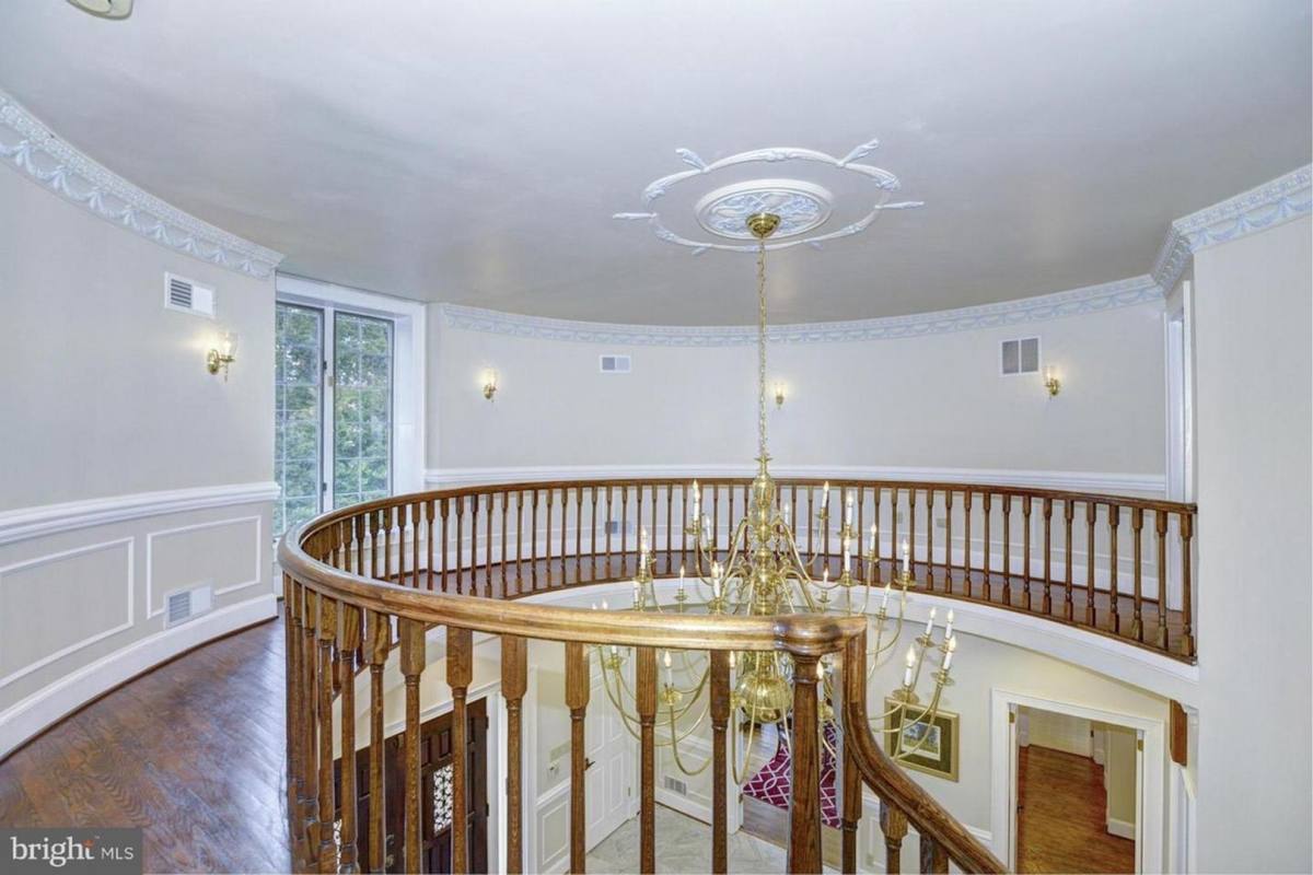 House for rent at 12009 Piney Meetinghouse Rd, Gaithersburg, MD 20878
