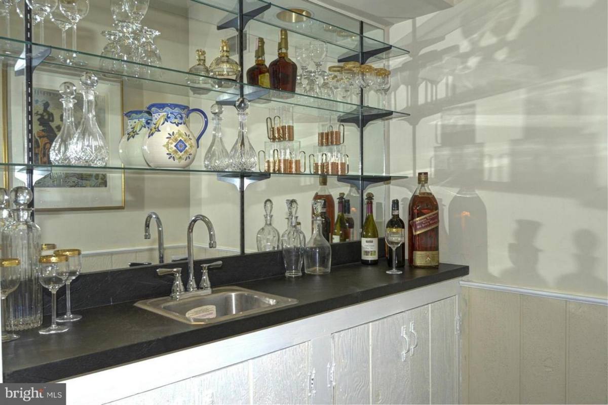House for rent at 12009 Piney Meetinghouse Rd, Gaithersburg, MD 20878