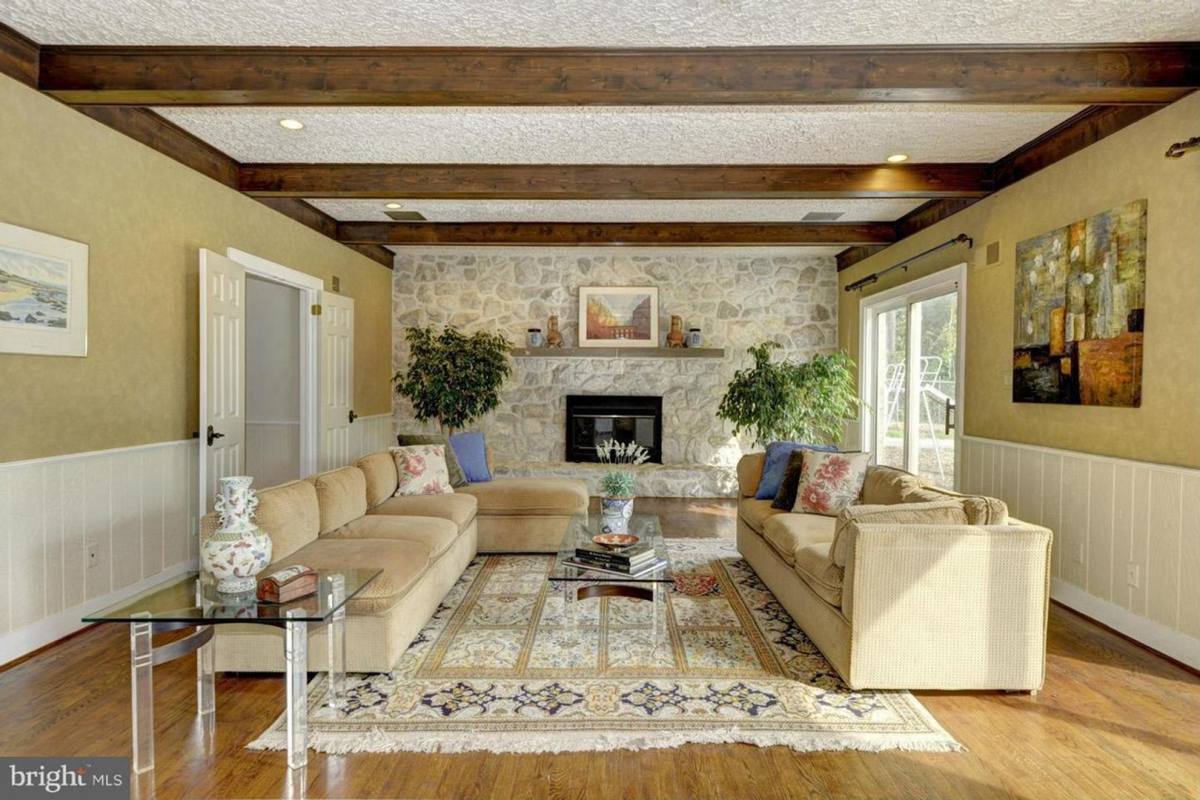 House for rent at 12009 Piney Meetinghouse Rd, Gaithersburg, MD 20878