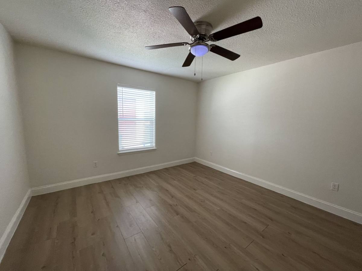 Apartment for rent at 204 Hosack St, Arlington, TX 76010