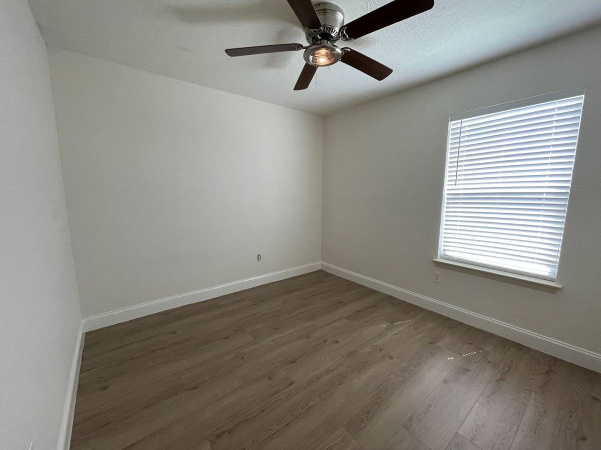 Apartment for rent at 204 Hosack St, Arlington, TX 76010