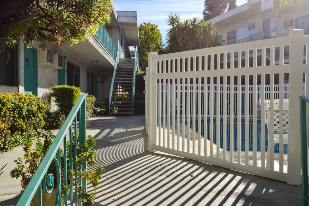 Apartment for rent at 5480 Quakertown Ave, Woodland Hills, CA 91364