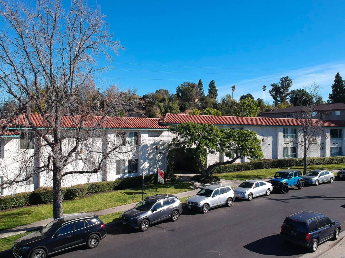 Apartment for rent at 5480 Quakertown Ave, Woodland Hills, CA 91364