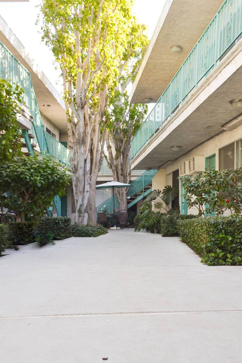 Apartment for rent at 5480 Quakertown Ave, Woodland Hills, CA 91364