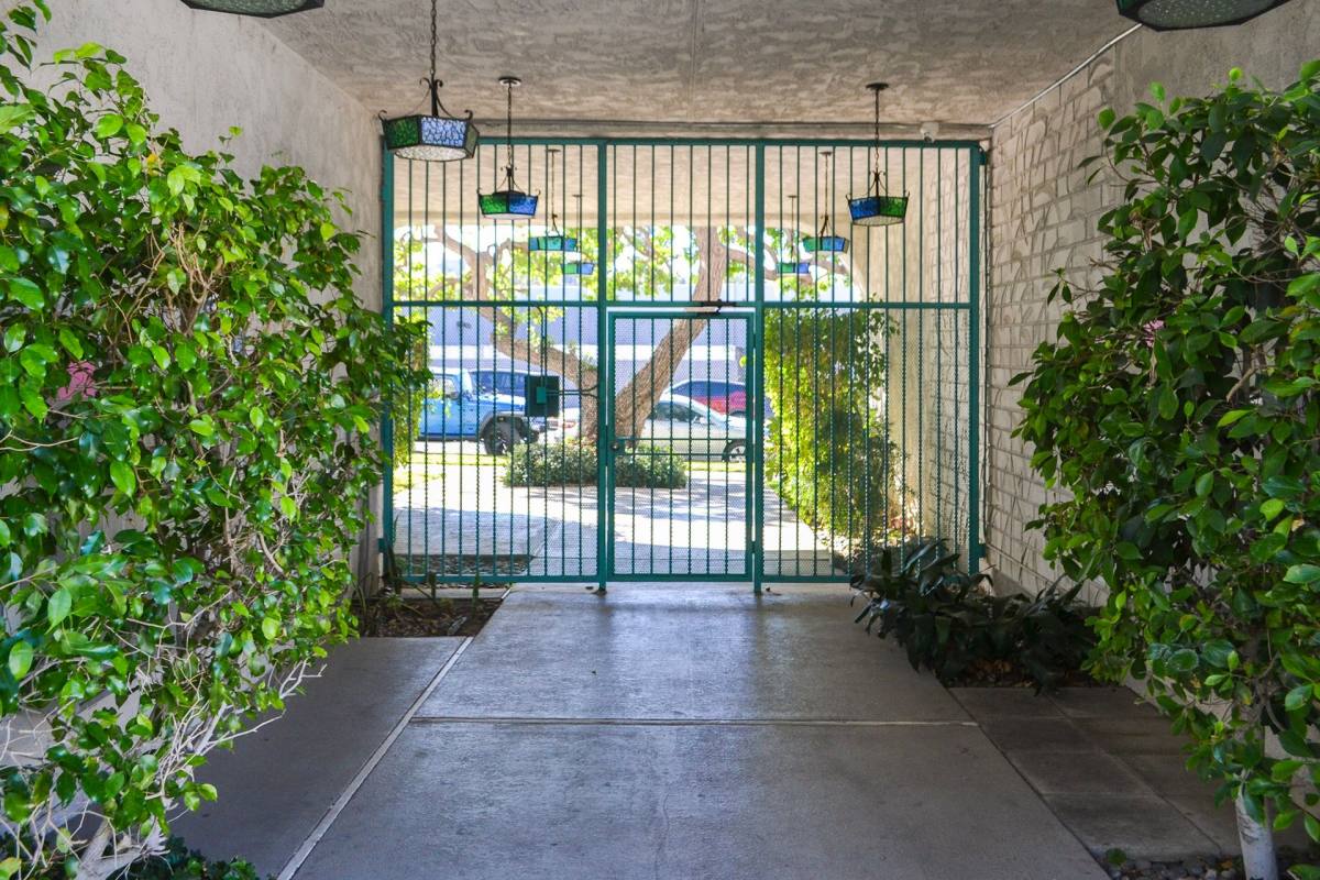 Apartment for rent at 5480 Quakertown Ave, Woodland Hills, CA 91364