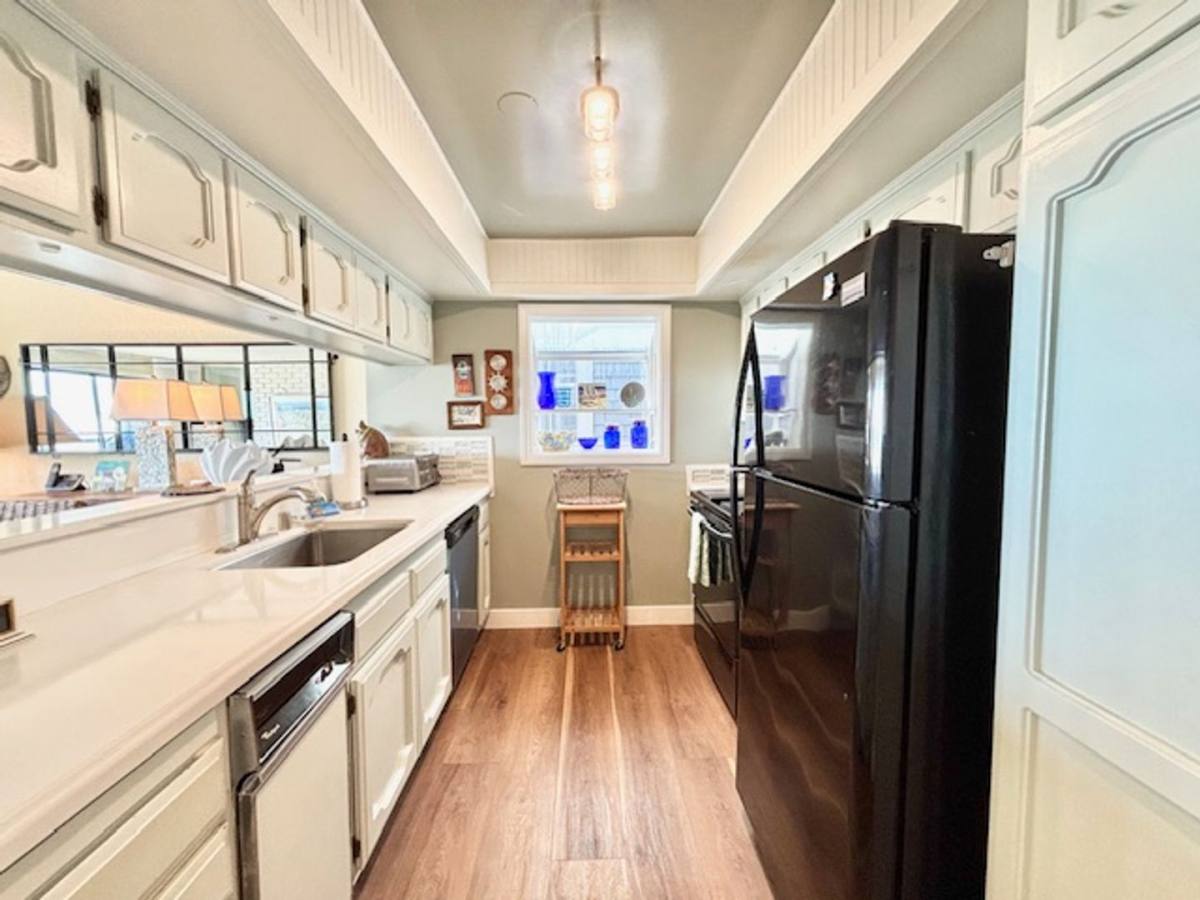 Apartment for rent at 3949 Ocean Dr, Oxnard, CA 93035
