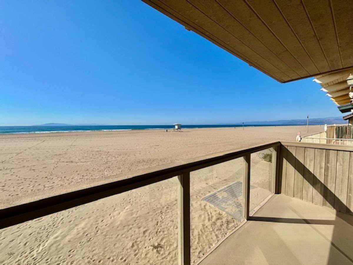 Apartment for rent at 3949 Ocean Dr, Oxnard, CA 93035