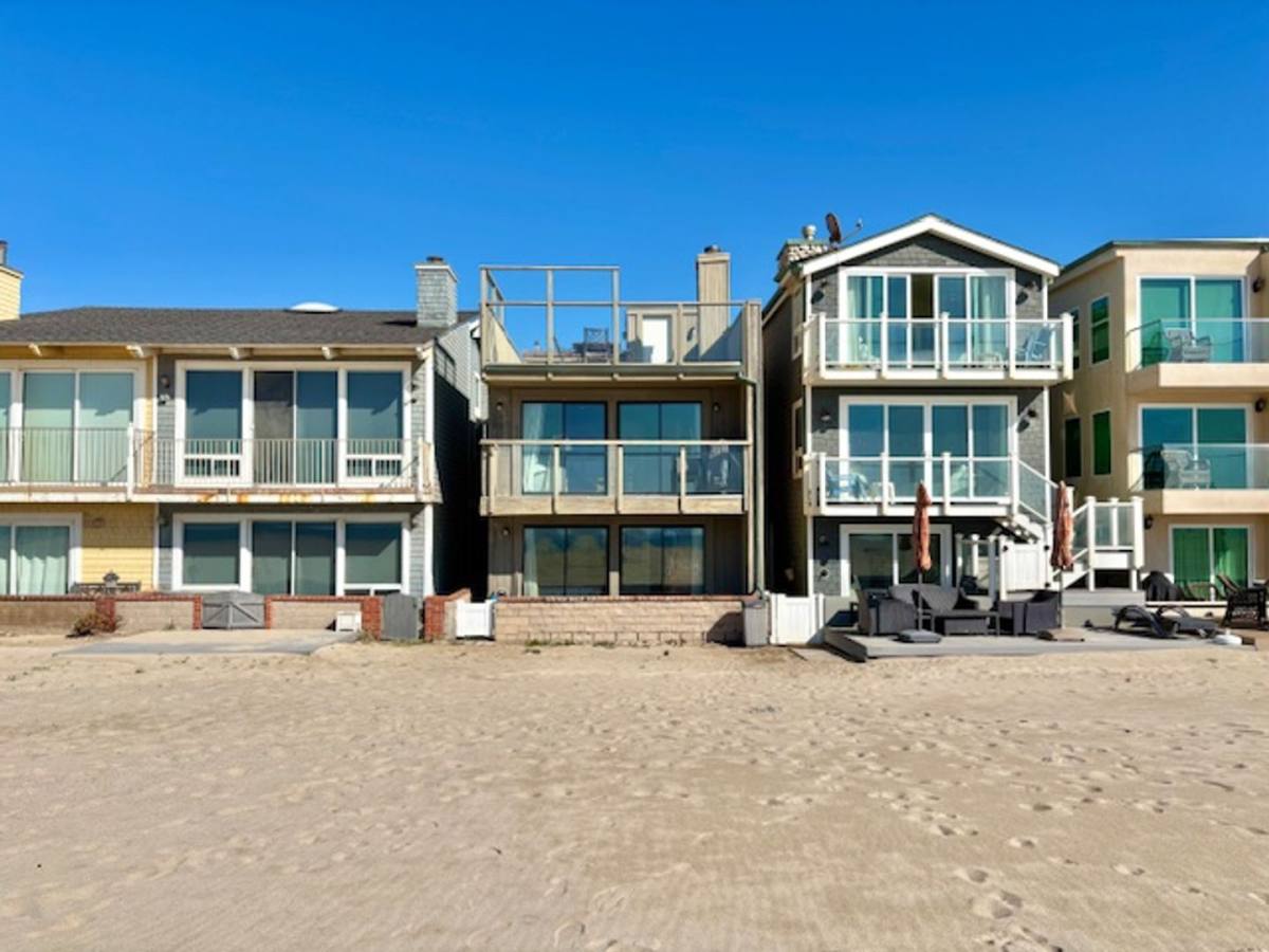 Apartment for rent at 3949 Ocean Dr, Oxnard, CA 93035