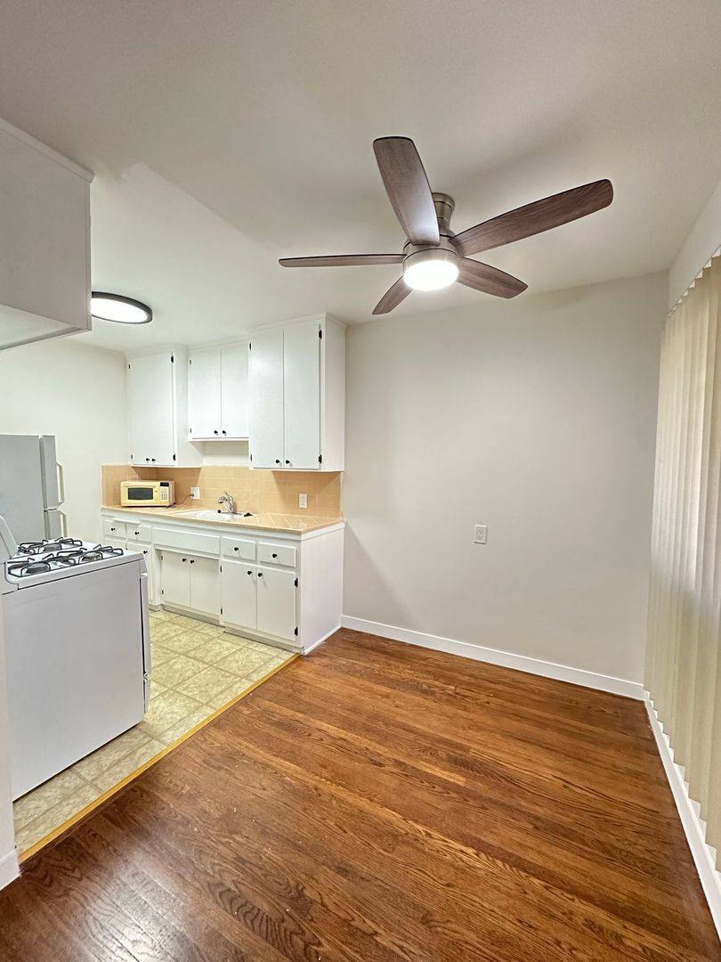 Apartment for rent at 1015 E Appleton St, Long Beach, CA 90802