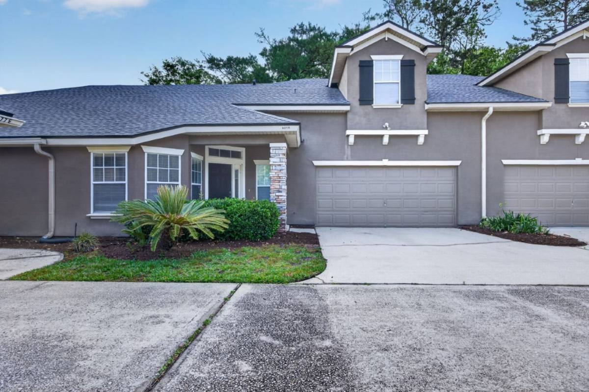 Townhouse for rent at 6377 Island Forest Dr #D, Fleming Island, FL 32003