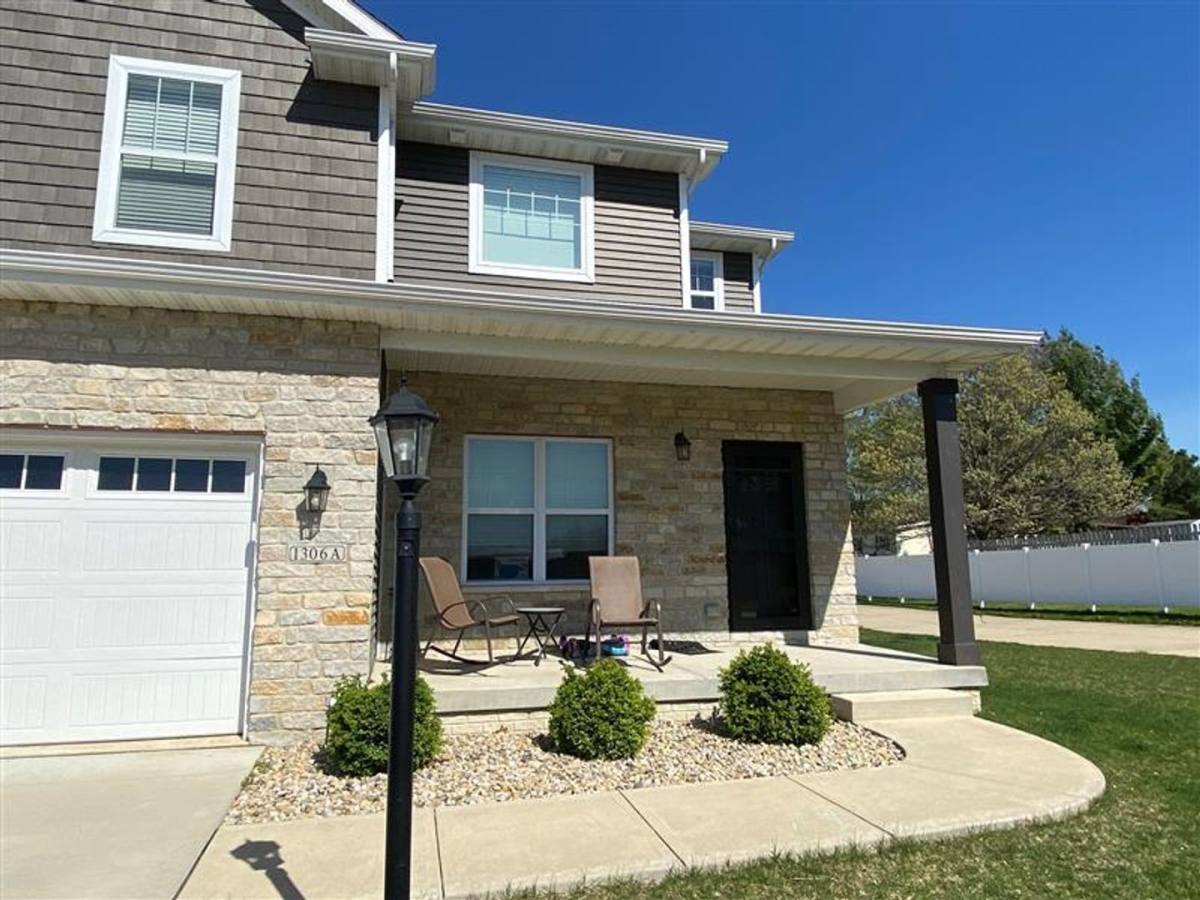 Apartment for rent at 1306 Mockingbird Lane, Mahomet, IL 61853