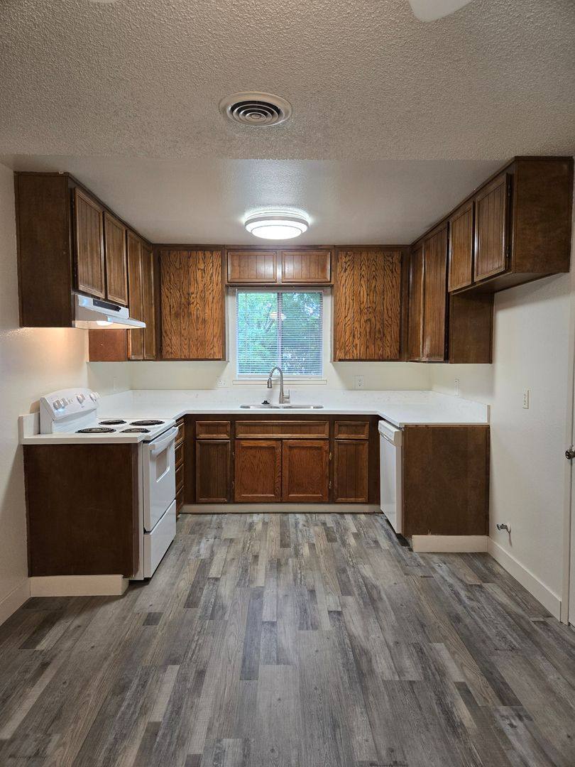 House for rent at 545 Bluefield Ave, Turlock, CA 95382