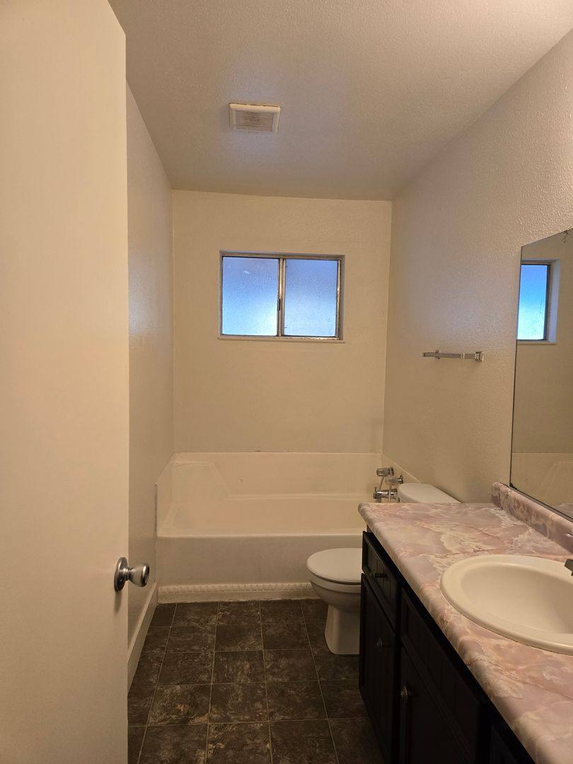 House for rent at 545 Bluefield Ave, Turlock, CA 95382