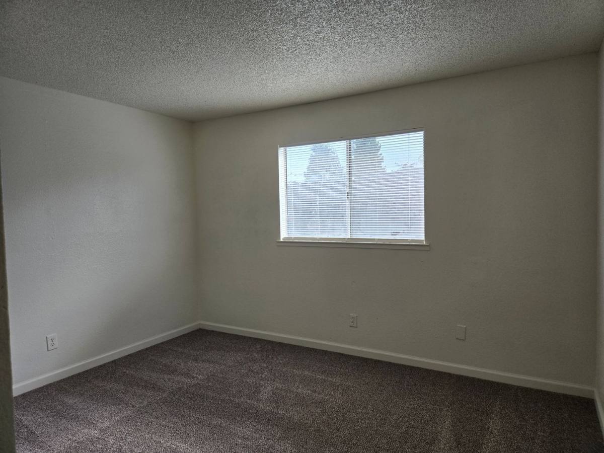 House for rent at 545 Bluefield Ave, Turlock, CA 95382