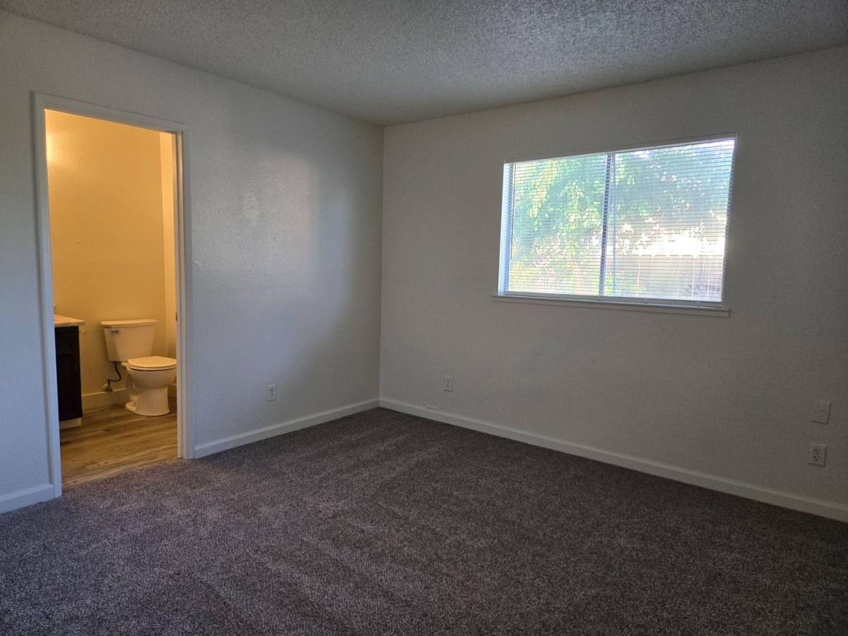 House for rent at 545 Bluefield Ave, Turlock, CA 95382
