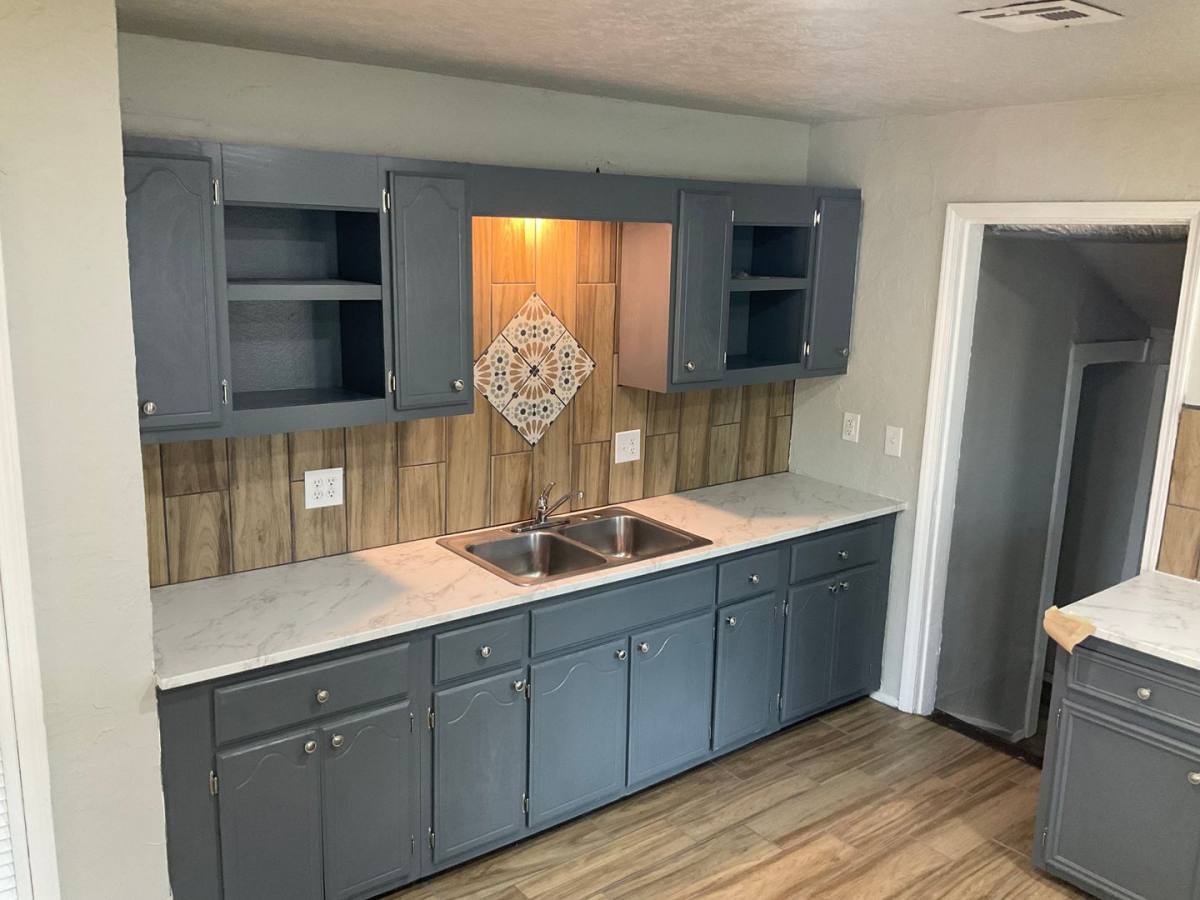 House for rent at 218 W Douglas Dr, Oklahoma City, OK 73110