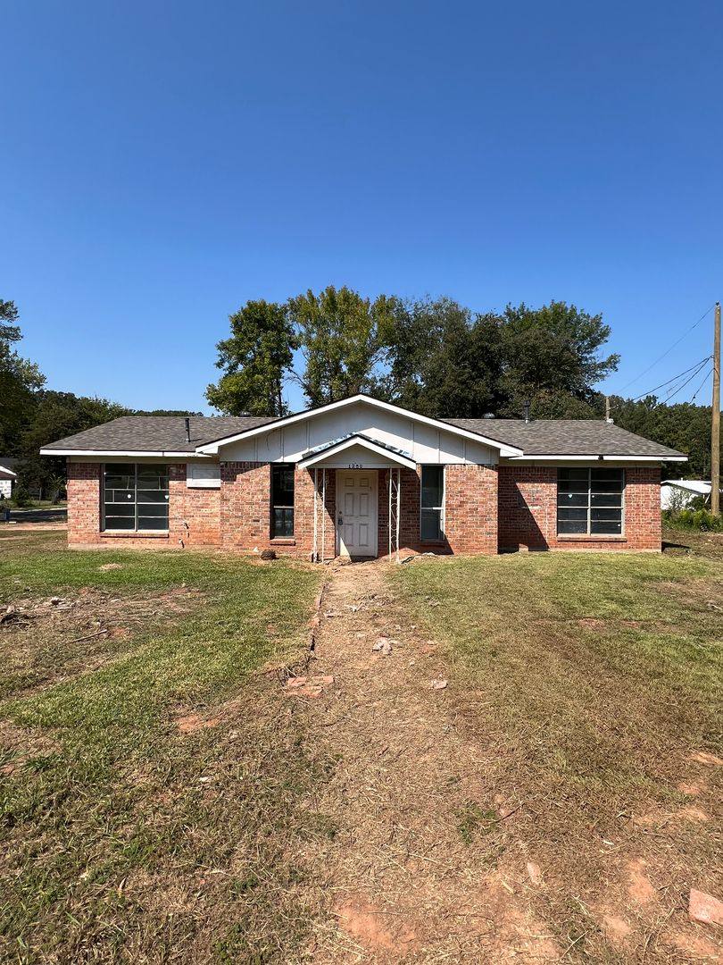 House for rent at 1250 Hawkins St, Shreveport, LA 71107