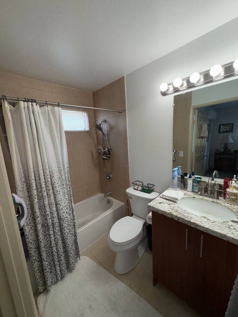 Condo for rent at 75-6081 Alii Dr, Kailua Kona, HI 96740