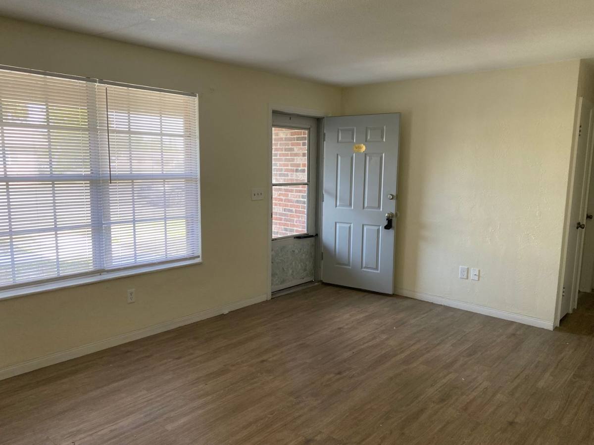 Apartment for rent at 1336 W Fowler Dr, Deltona, FL 32725