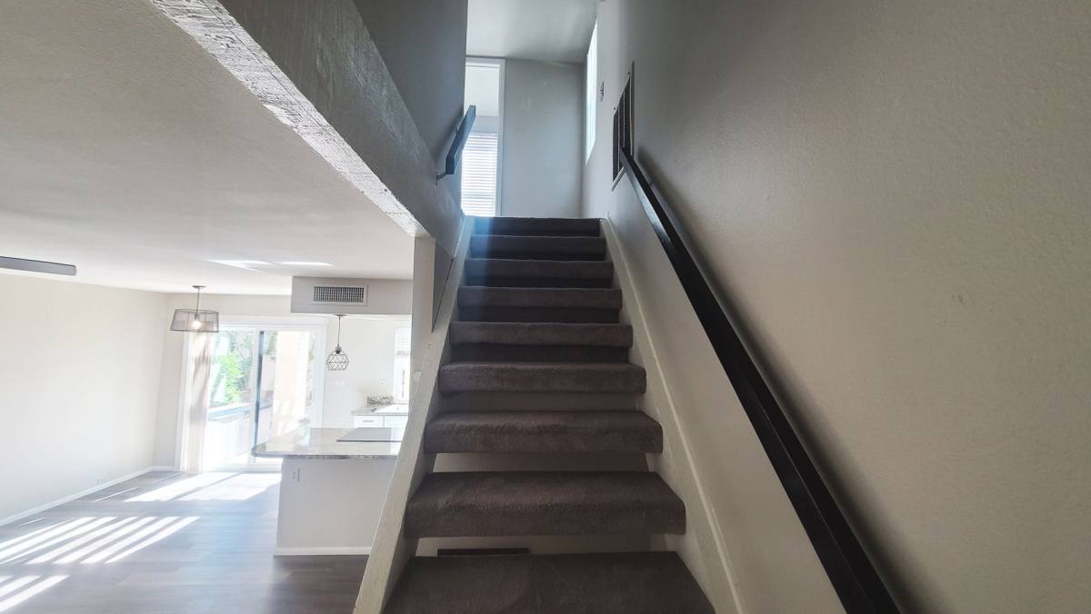 Townhouse for rent at 8645 S 51st St, Phoenix, AZ 85044
