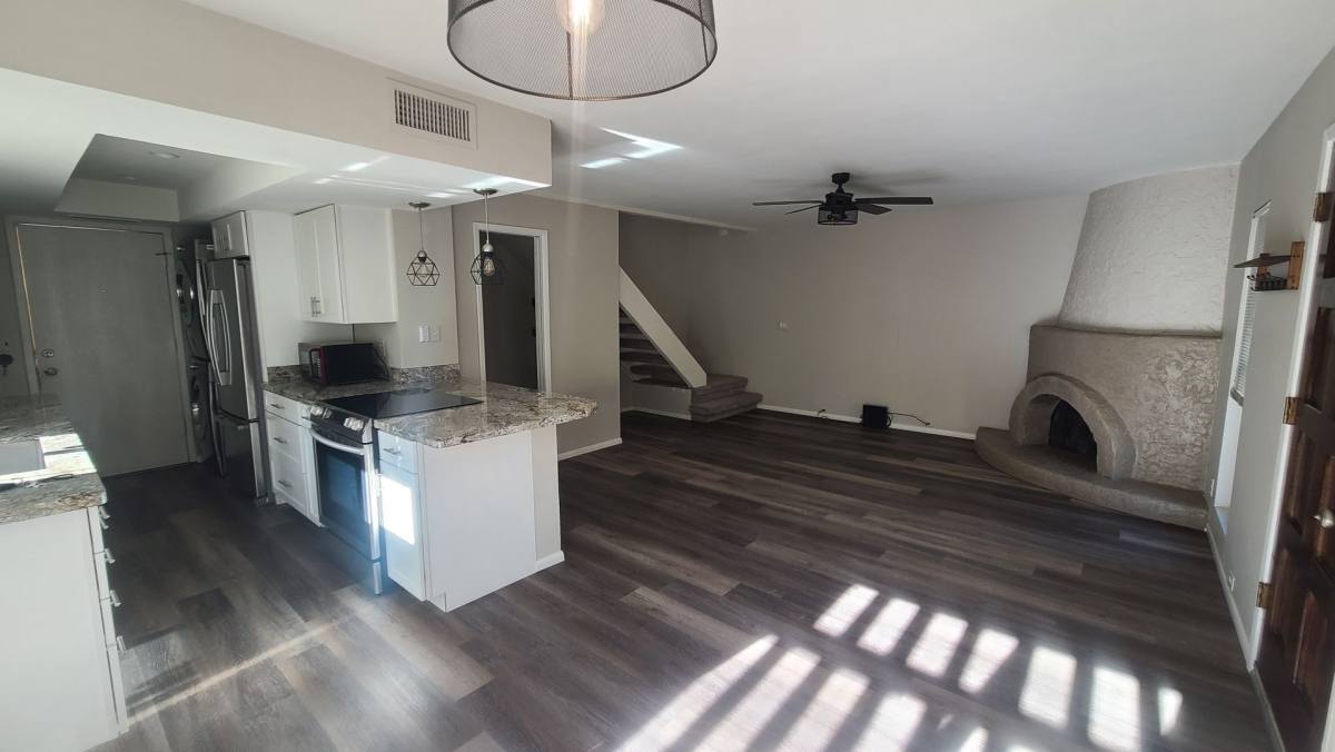 Townhouse for rent at 8645 S 51st St, Phoenix, AZ 85044