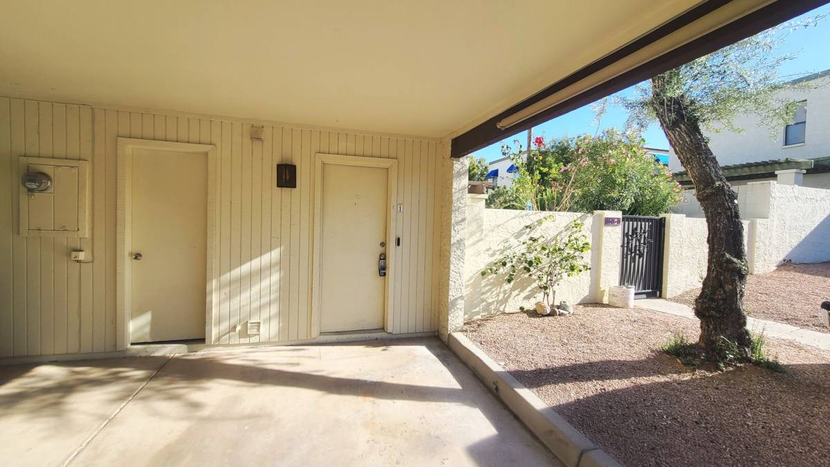 Townhouse for rent at 8645 S 51st St, Phoenix, AZ 85044