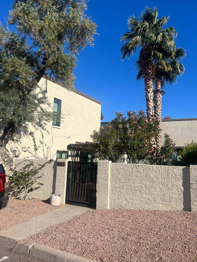 Townhouse for rent at 8645 S 51st St, Phoenix, AZ 85044