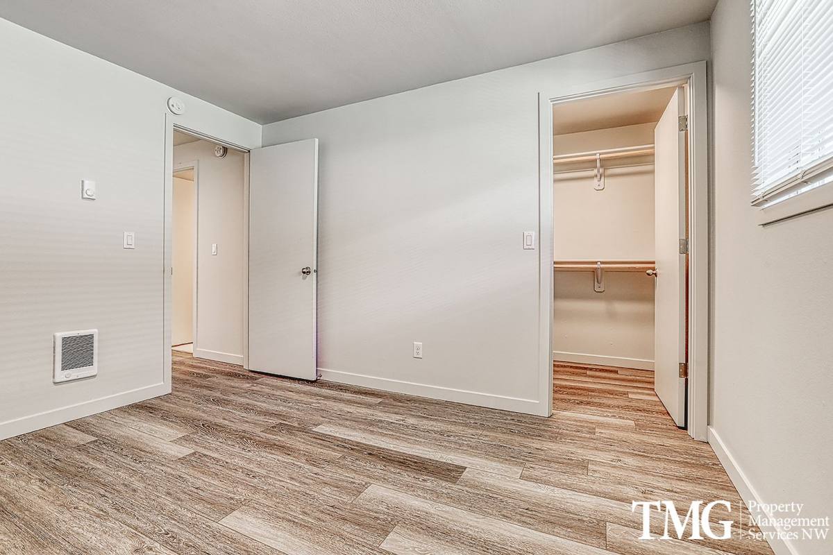 Apartment for rent at 1914 E Mill Plain Blvd, Vancouver, WA 98661