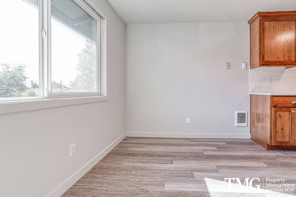 Apartment for rent at 1914 E Mill Plain Blvd, Vancouver, WA 98661