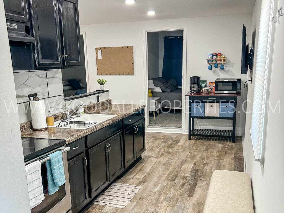 House for rent at 5000 SW 8th St, Des Moines, IA 50315