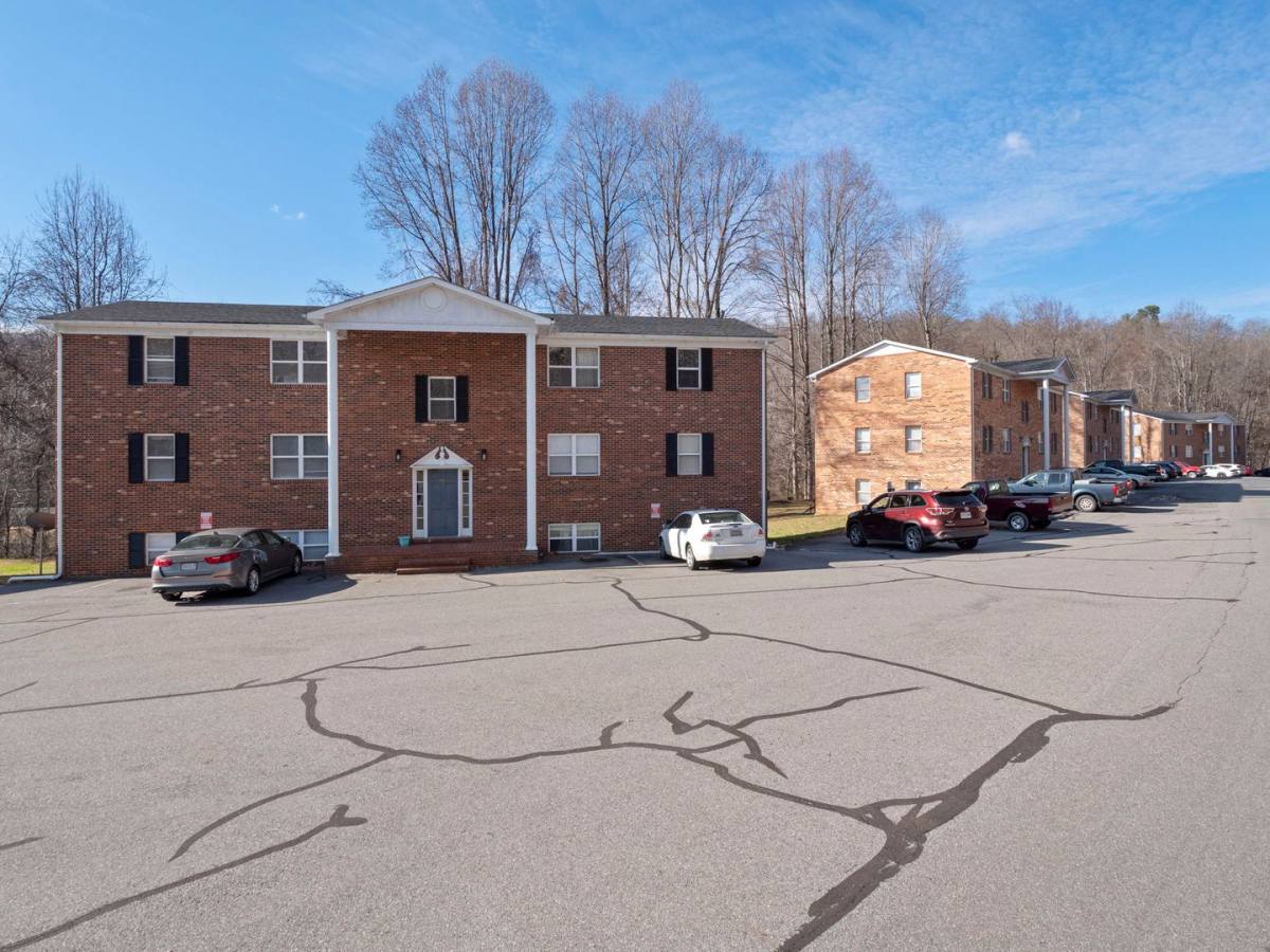 Apartment for rent at 217 Pine St, Stuart, VA 24171