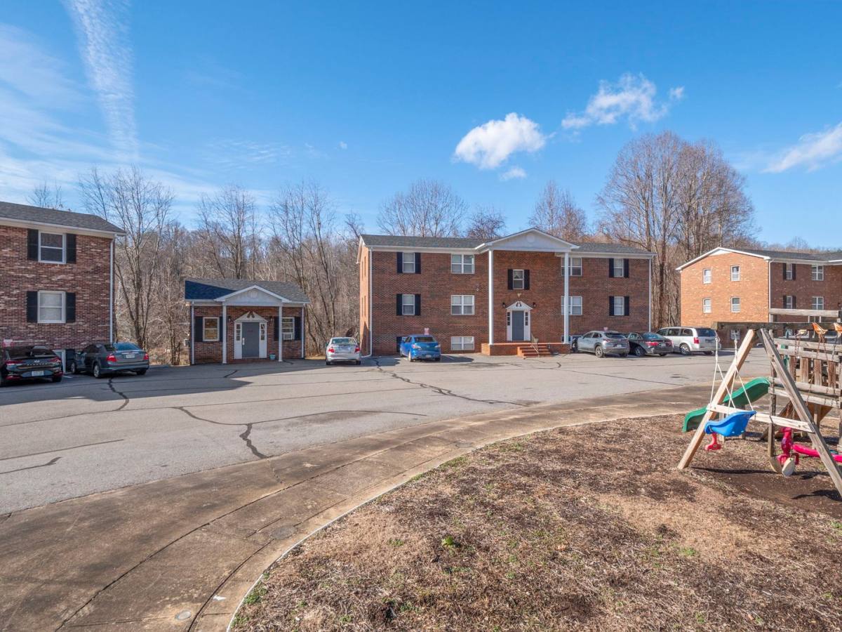 Apartment for rent at 217 Pine St, Stuart, VA 24171