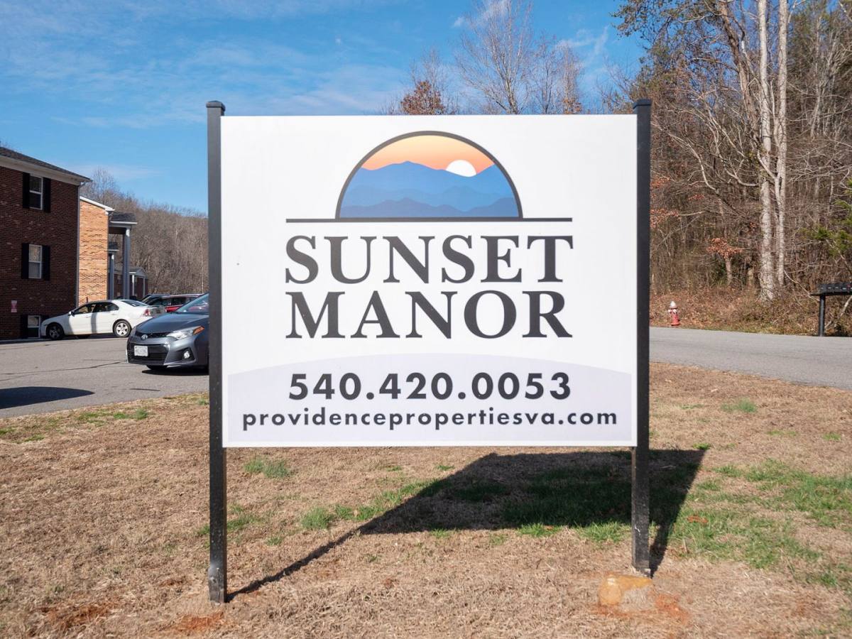 Apartment for rent at 217 Pine St, Stuart, VA 24171