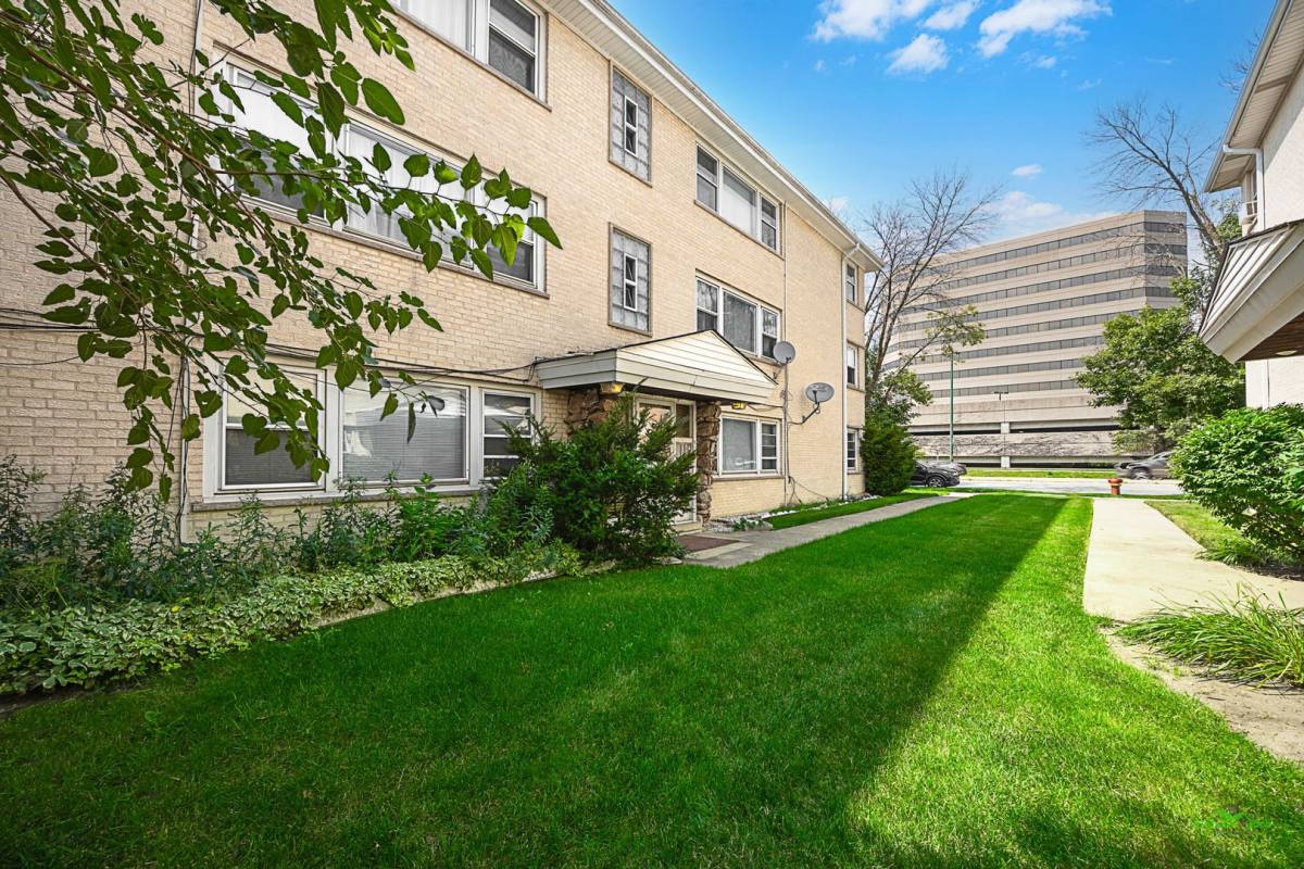 Apartment for rent at 8421 W Bryn Mawr, Chicago, IL 60631