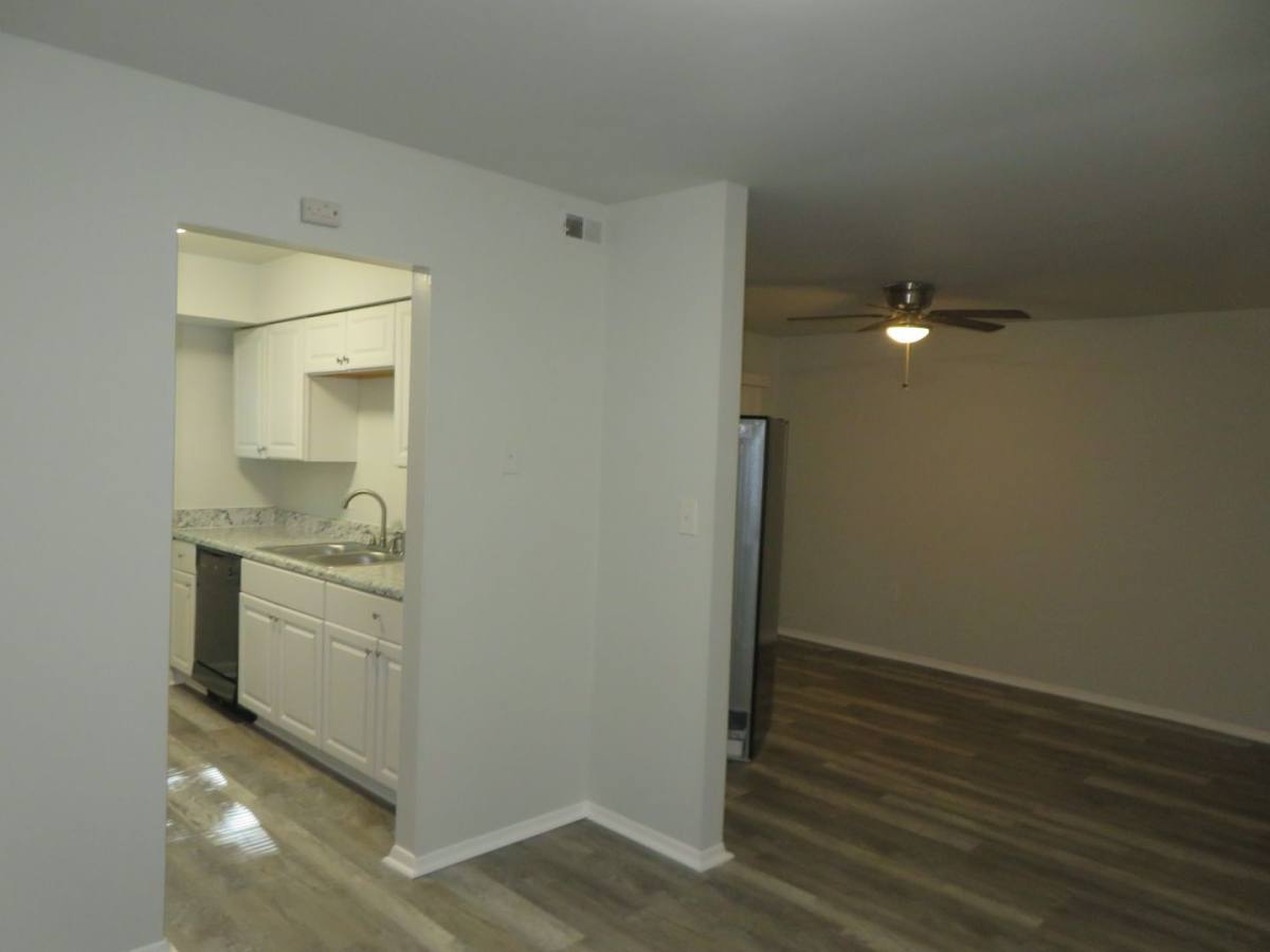 Apartment for rent at 1100 Lakeview Ave, Colonial Heights, VA 23834