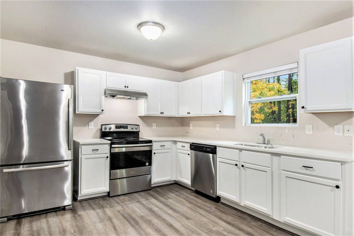 House for rent at 1048 Broken Ridge Dr, Lansing, MI 48917