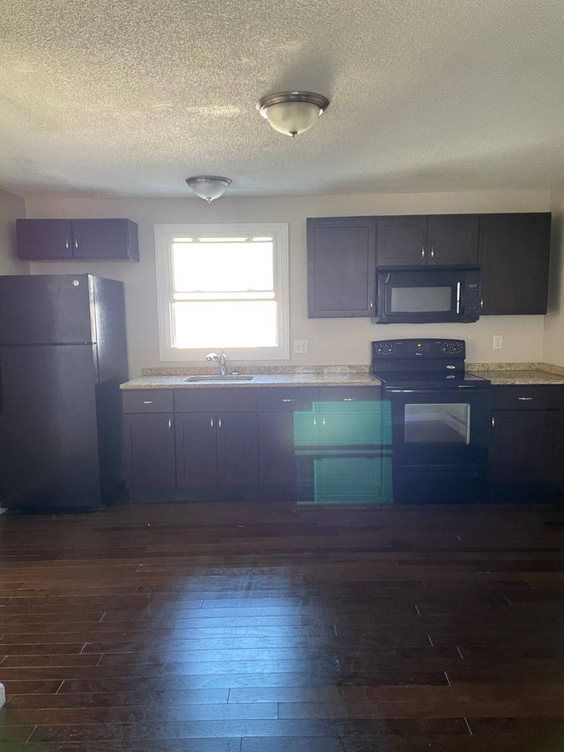 Apartment for rent at 696 N Main St, Fall River, MA 02720