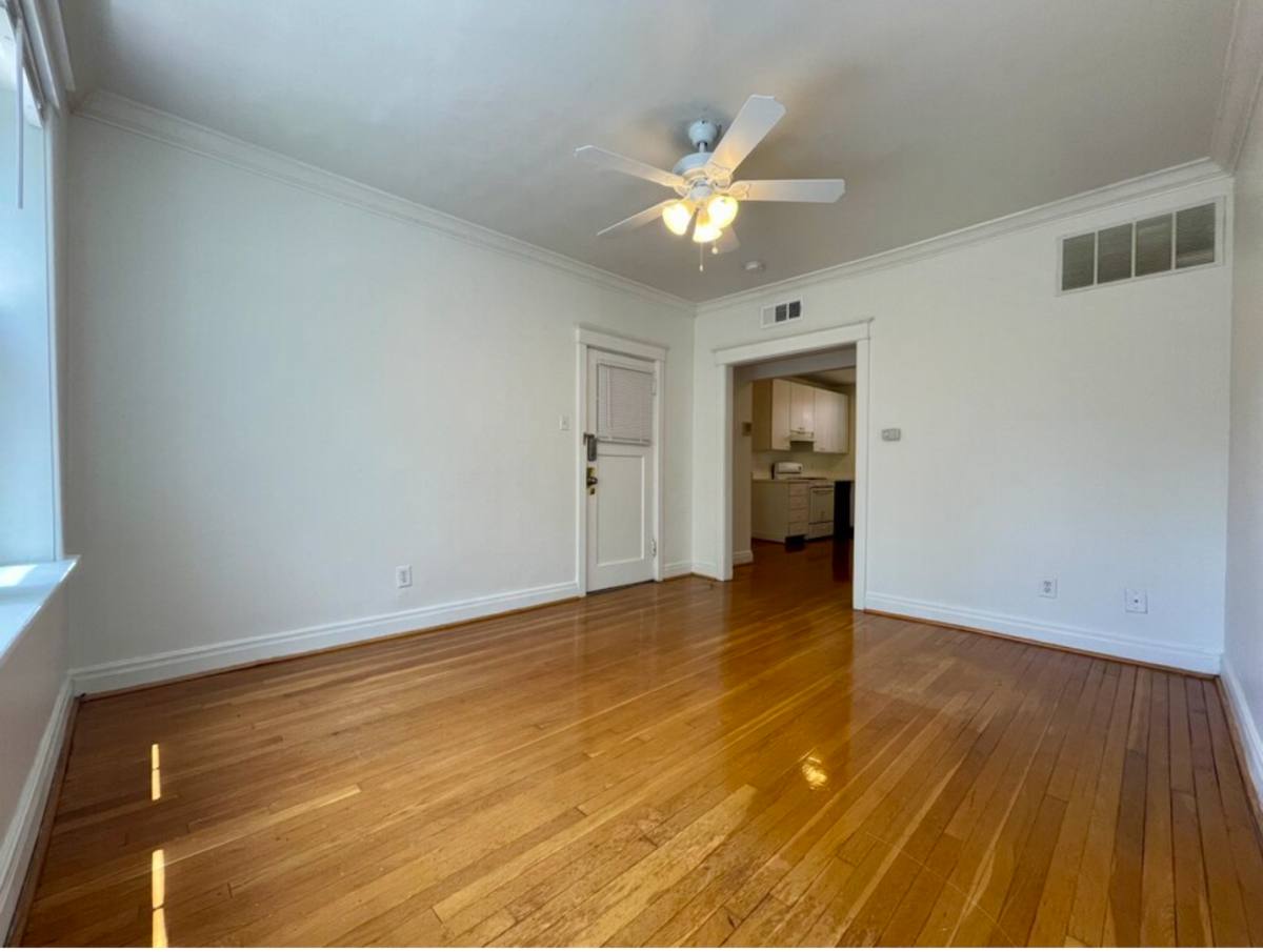 Apartment for rent at 6309 S Rosebury Ave, Saint Louis, MO 63105