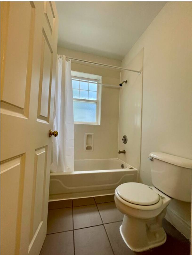Apartment for rent at 6309 S Rosebury Ave, Saint Louis, MO 63105