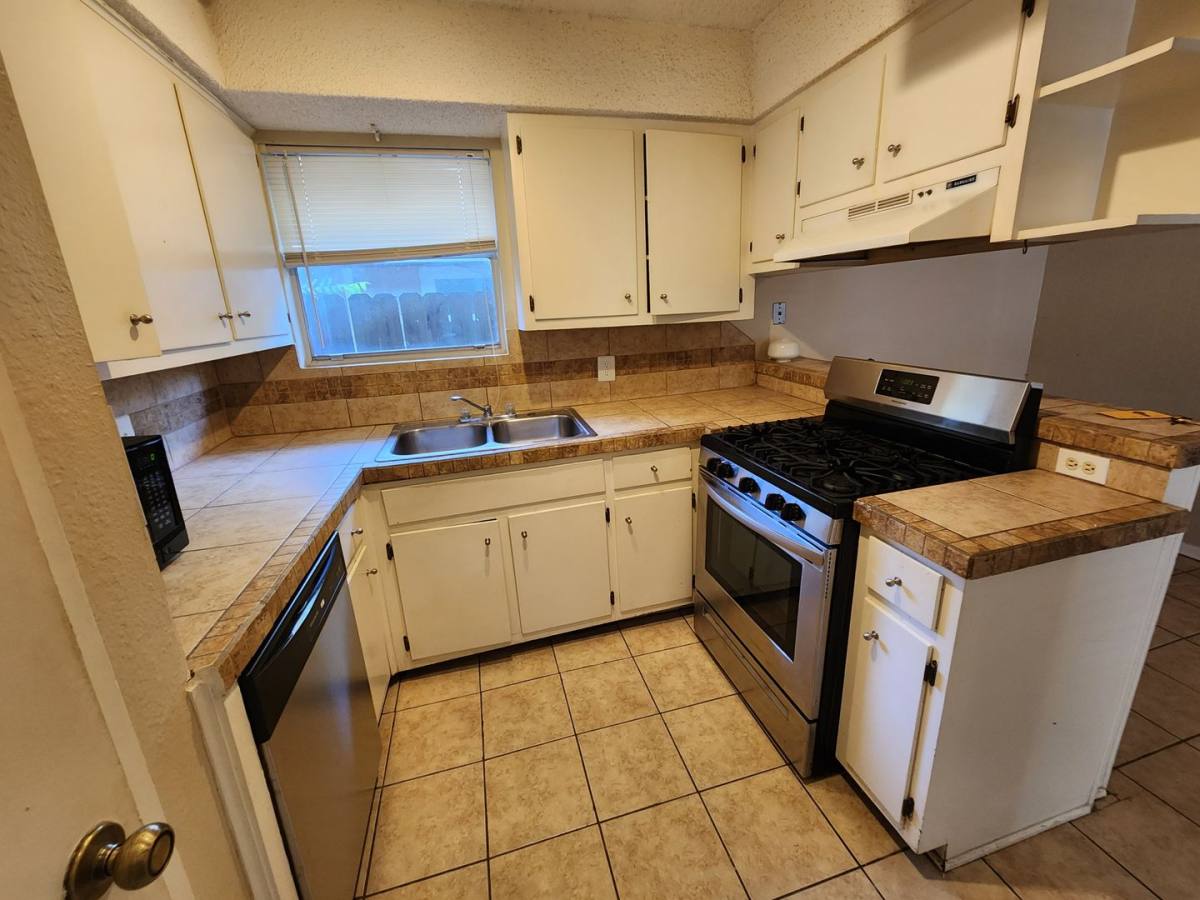 Townhouse for rent at 608 1 2 Genard St #B, Austin, TX 78751
