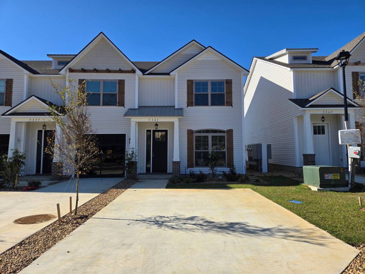 Townhouse for rent at 5265 Hamilton Greene, Valdosta, GA 31605